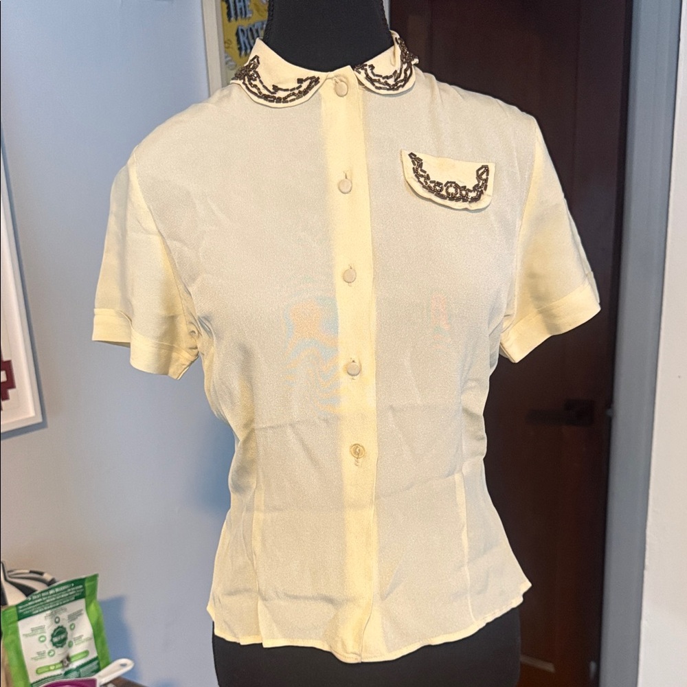 Vintage Cream Short Sleeve Blouse with Embroidered Collar